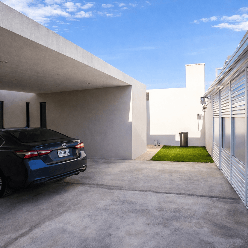 Casa en venta en Privada Residencial, Mérida 4 recámaras, y 5 baños, 3 estacionamientos alberca con aires acondicionados y ventiladores con un refrigerador estufa sala y comedor — foto 15 de 19