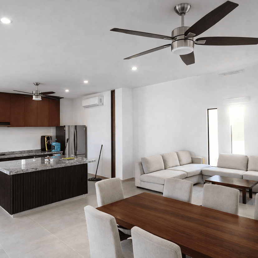 Casa en venta en Privada Residencial, Mérida 4 recámaras, y 5 baños, 3 estacionamientos alberca con aires acondicionados y ventiladores con un refrigerador estufa sala y comedor — foto 18 de 19