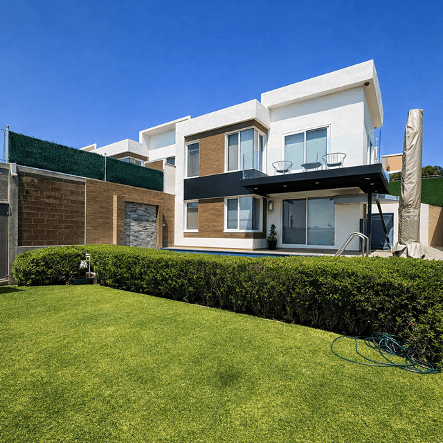 Casa en venta en Rodolfo López de Nava, Tres de Mayo 4 recámaras — foto 2 de 28
