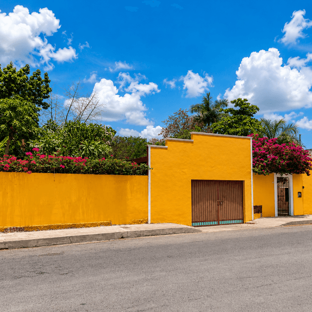 CASA EN VENTA A 10 MIN DEL CENTRO DE MÉRIDA. TERRENO DE 1480M2 Y 367M2 DE CONSTRUCCIÓN. — foto 2 de 57
